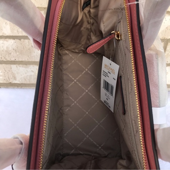 Michael Kors Purse - Picture 6 of 11